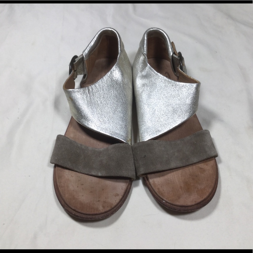 P. Monjo Daniela Tan Gold Leather Sandals - 7